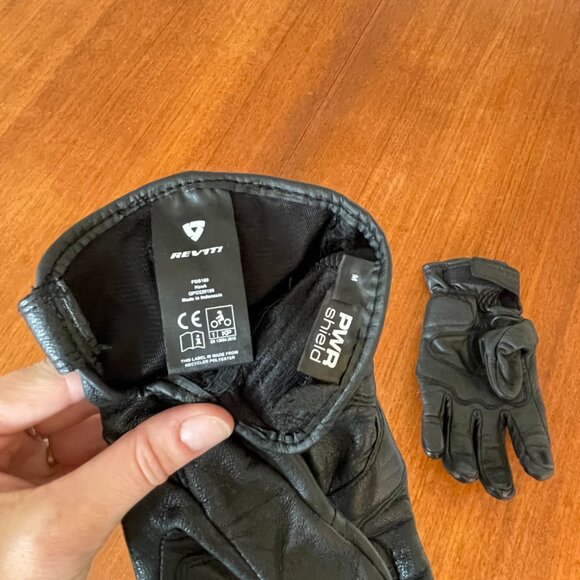 NWOT Black Rev'It Motorcycle Gloves M - Picture 3 of 3